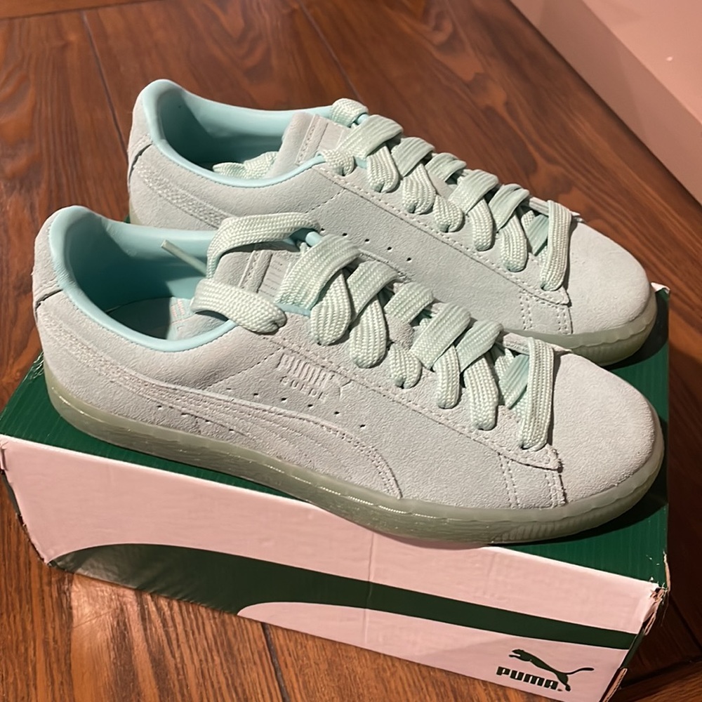 NEW PUMA SUEDE CLASSIC MONO ICED SNKR US Women’s size 6